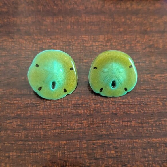 Vintage Jewelry - Enameled Clay Sand Dollar Earrings Sea Shell Boho Handmade Stud Artisan Green
